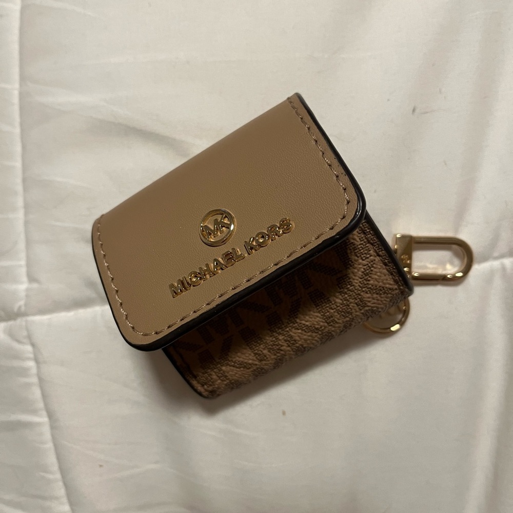 Michael kors AirPods Pro case